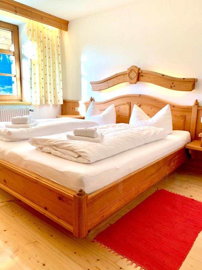 Gutshof Zum Schluxen Appartement Pinswang Buitenkant foto