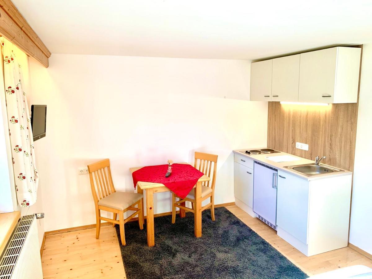 Gutshof Zum Schluxen Appartement Pinswang Buitenkant foto