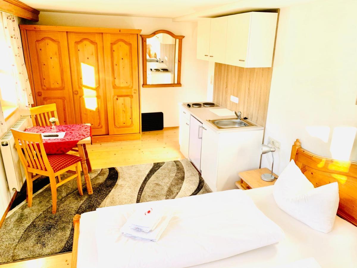 Gutshof Zum Schluxen Appartement Pinswang Buitenkant foto