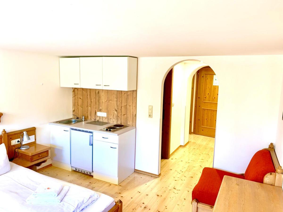 Gutshof Zum Schluxen Appartement Pinswang Buitenkant foto